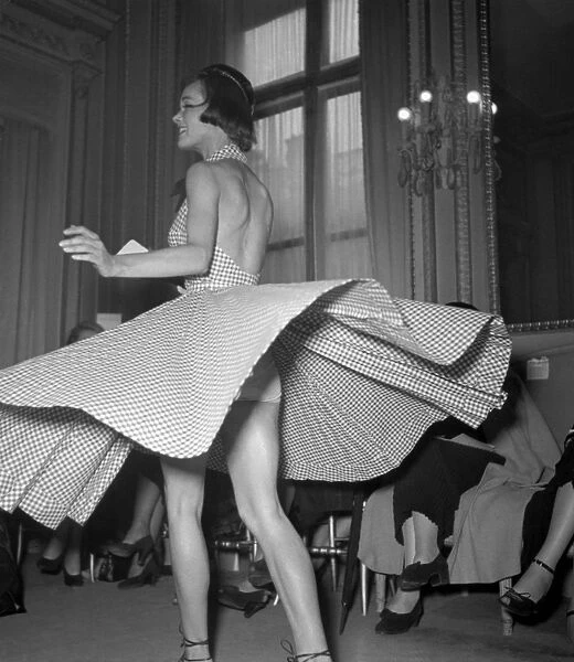 France - Fashion - 1950
