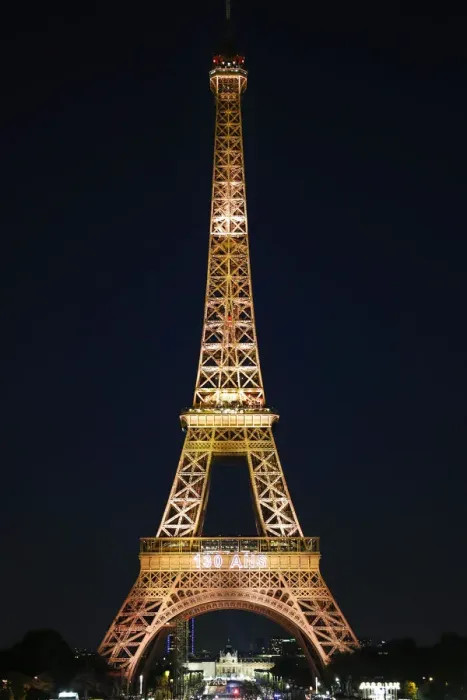 Framed Print : France-Monument