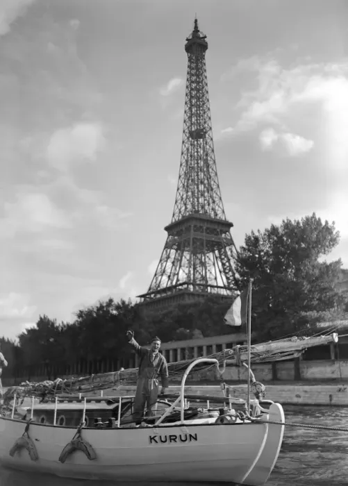 Framed Print : France-Sailing-Le Toumelin Framed Print : France-Sailing-Le Toumelin