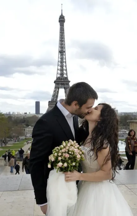 Framed Print : France-Theme-Love-Wedding-Paris