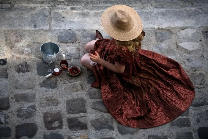 Framed Print : France-wine-daily life-woman Framed Print : France-wine-daily life-woman