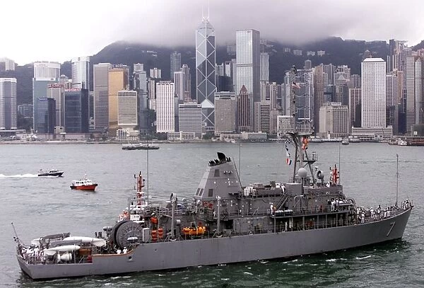 Hong Kong-Us-Ship. The USS Patriot, one of two mine countermeasure ships