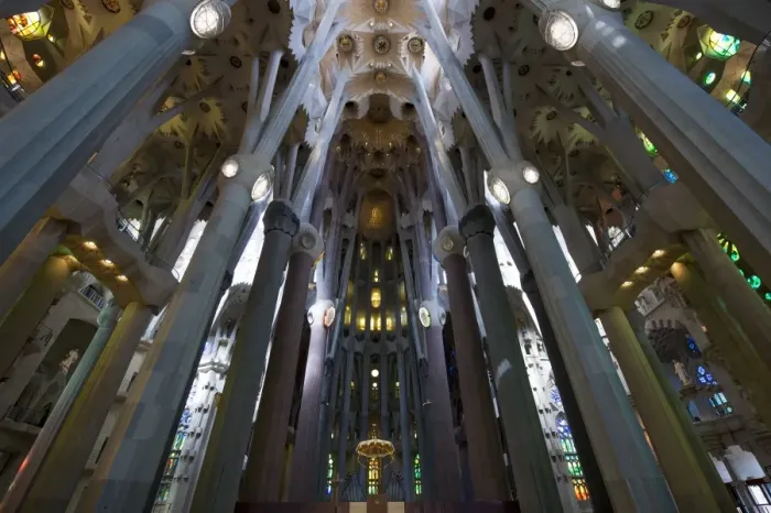 Framed Print : Interior view of the Expiatory Church of the Sagrada Familia (Holy Family) basilica