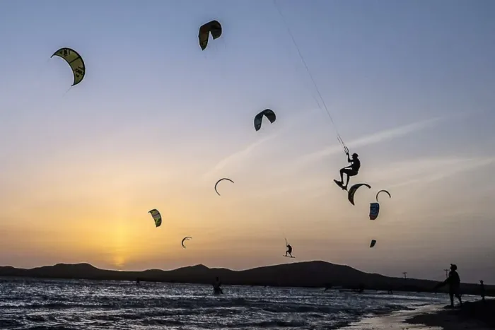 Framed Print : Kitesurfing-Colombia-Indigenous-Wayuu Framed Print : Kitesurfing-Colombia-Indigenous-Wayuu
