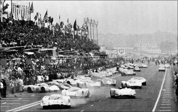 Le Mans-24 Hours. Departure of the 46 opponents of the 37th edition of