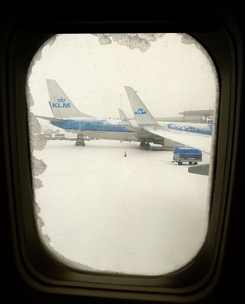 Netherlands-Weather-Airport-Snow