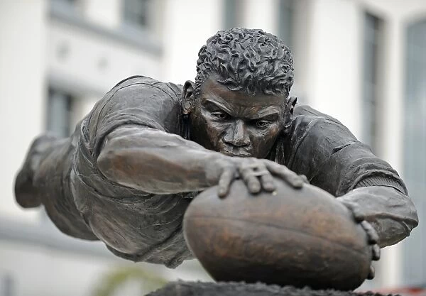 New Zealand-Rugby-Statue-Michael Jones