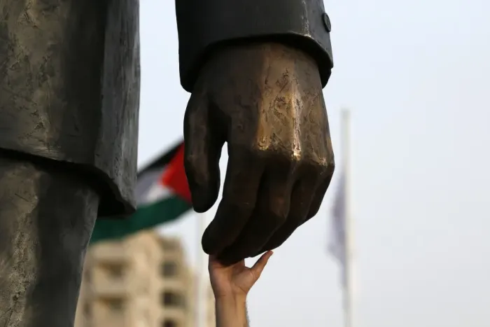 Framed Print : Palestinian-Safrica-Mandela-Statue