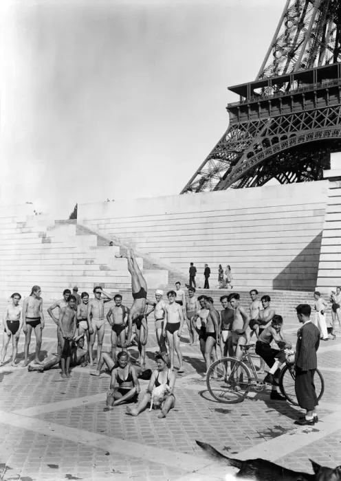 Framed Print : PARIS-SUMMER-ILLUSTRATION Framed Print : PARIS-SUMMER-ILLUSTRATION