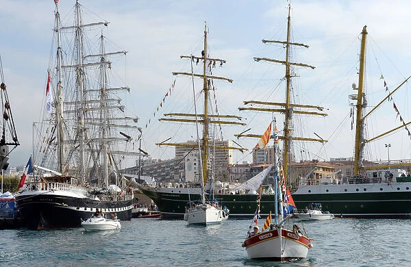 This picture taken on September 27, 2013 shows the Belem (L) and the
