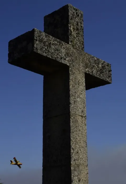 Framed Print : Portugal-Plane-Cross