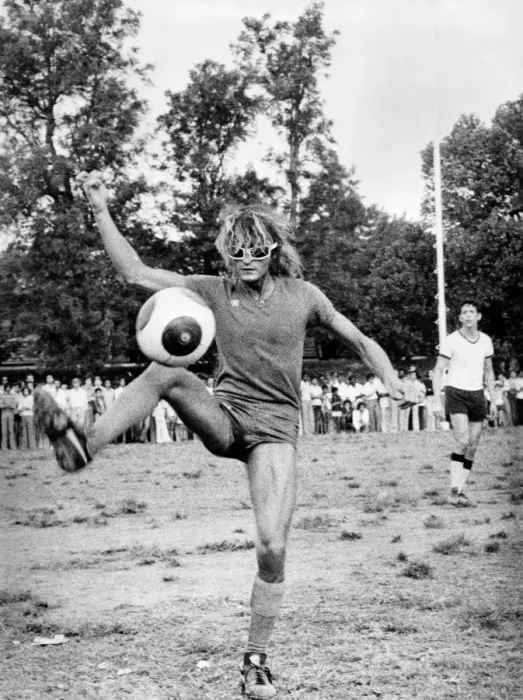 Framed Print : Retro-Polnareff-Football
