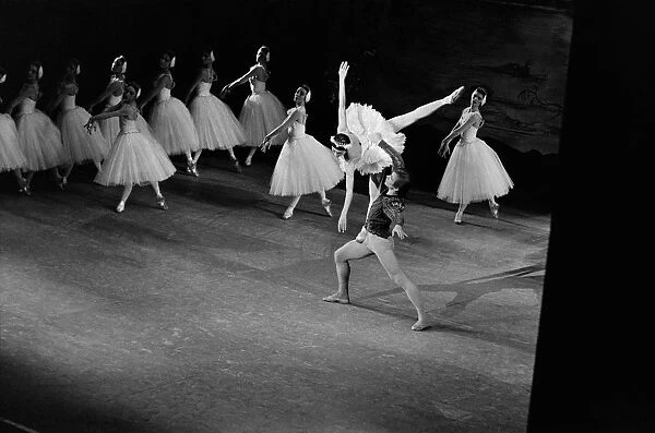 Rudolf Nureyev and Margot Fonteyn Perform Swan Lake