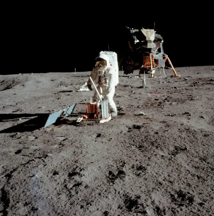 Framed Print : Space-Moon-Lem-Apollo Xi-Aldrin-First Step Framed Print : Space-Moon-Lem-Apollo Xi-Aldrin-First Step
