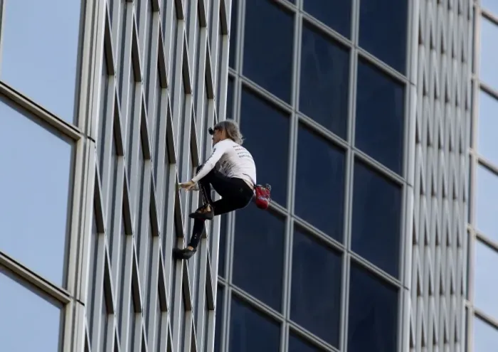 Framed Print : Spiderman Alain Robert