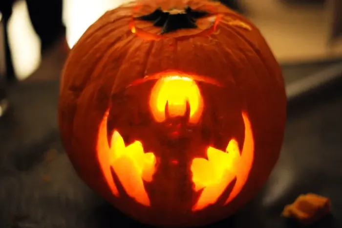 Framed Print : Us-Halloween-Pumpkin Carving
