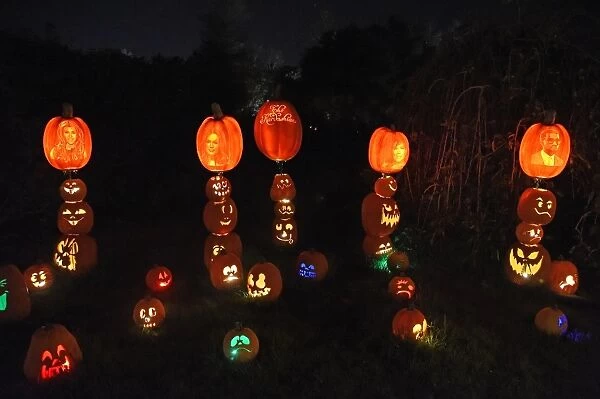 Us-Halloween-Pumpkins-Jack O lanterns-Carving-Illuminated-Rise O