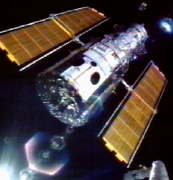 Us-Hubble Floats Free
