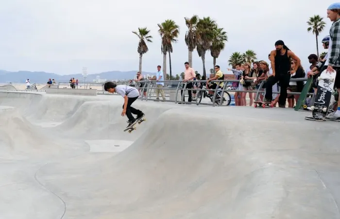 Framed Print : Us-Lifestyle-Skateboarding