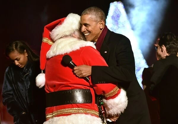 Us-Politics-Holiday-Christmas-Tree-Obama