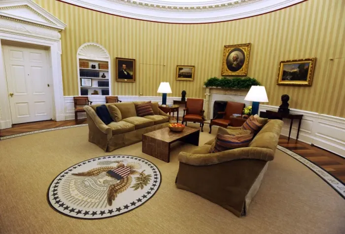 Framed Print : Us-Politics-White House-Oval Office