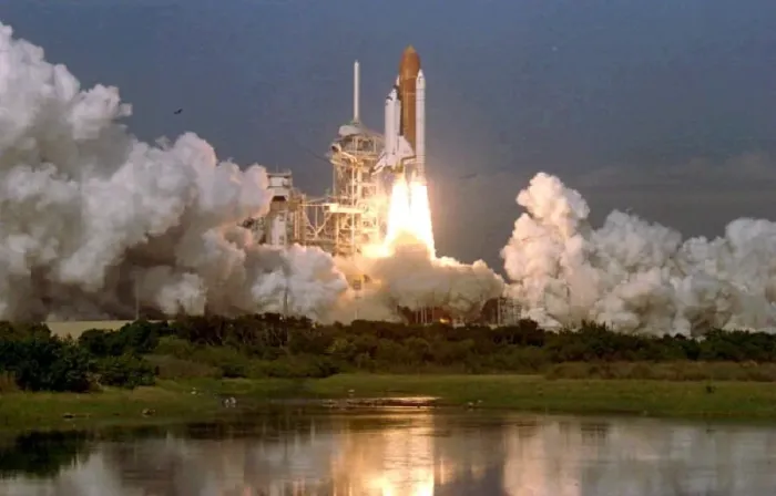 Framed Print : Us-Shuttle Columbia, Horizon