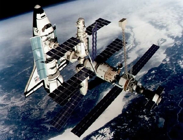 Us-Shuttle-Space Station