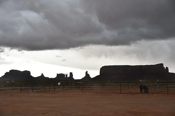 Us-Tourism-Monument Valley