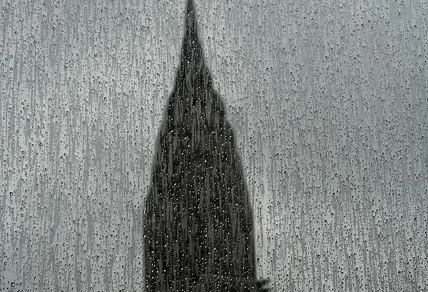 Us-Weather-Nyc-Chrysler Building-Rain