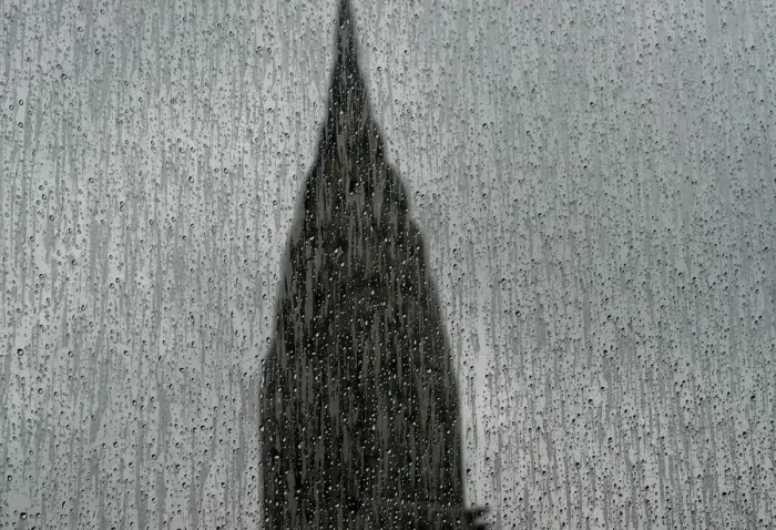 Framed Print : Us-Weather-Nyc-Chrysler Building-Rain