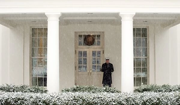 Us-Weather-White House-Snow