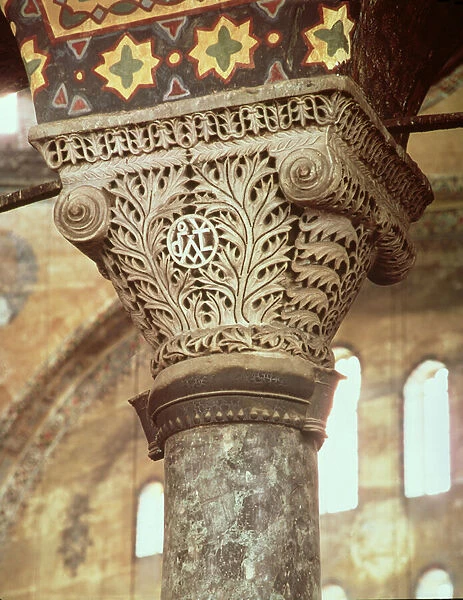 Carved capital from the interior (marble)