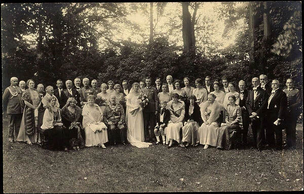 Photo Ak Princess Karoline zur Lippe, Count von Kanitz, wedding 1932 (b  /  w photo)