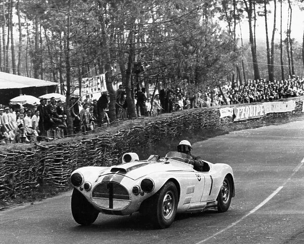 1953 Cunningham 5. 4 at Le Mans driven by Cunningham  /  Spear. Creator: Unknown