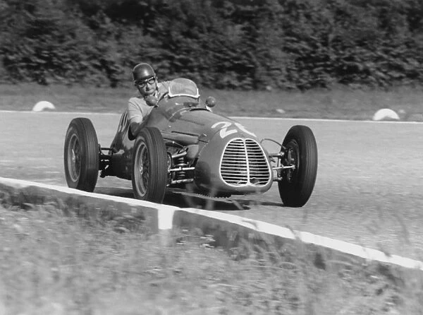 1952 Italian Grand Prix - Jose Froilan Gonzalez: Jose Froilan Gonzalez, 2nd position. Ref-52  /  48#19A