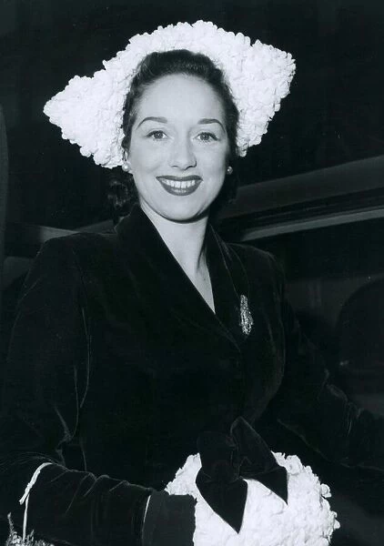 Actress Pat Kirkwood seen her on her wedding day Clothing Velvet Coat Hat