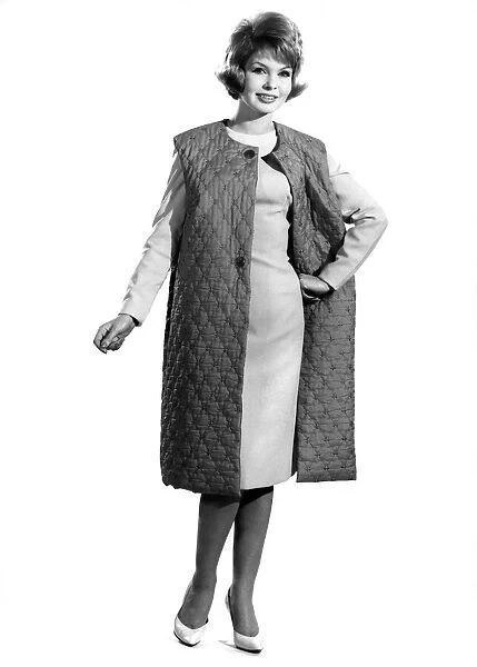 Reveille Fashions 1961: Liz Duke December 1961 P008816