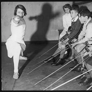 Learning to Lunge 1930S