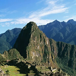 Peru FG 8889 Michu Picchu the city below Huayna Picchu mountain. © Francois Gohier / ARDEA LONDON
