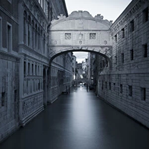 Bridge of Sighs, Doges Palace, Venice, Italy