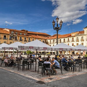 Outdoor cafe, Plaza Mayor, Leon, Castile and Leon, Spain