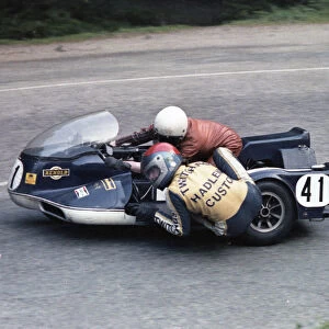Mick Potter & Graham Twitchings (Yamaha) 1978 Sidecar TT