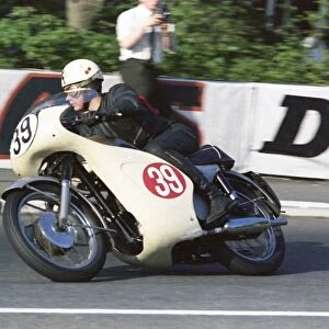 Ron Baylie (Triumph) 1967 Production 500 TT