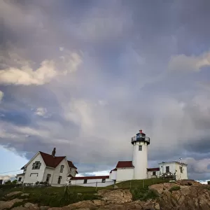 USA, Massachusetts, Cape Ann, Gloucester, Eastern Point Lighthouse with rainbow
