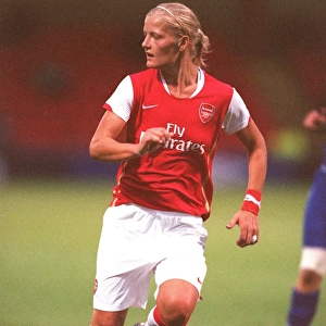 Arsenal's Katie Chapman Scores in 3:0 FA Community Shield Victory over Everton (2006)