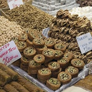 Turkey, Istanbul, Spice Bazaar, various pastry and nuts