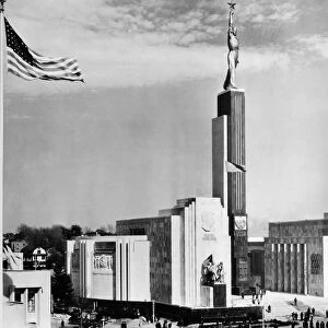 The ussr pavillion at the 1939 worlds fair in new york