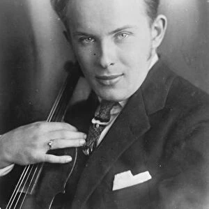 To fiddle in London. Vasa Prihoda, Czechoslovakias most famous violinist