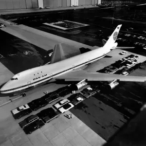 Vue aérienne du Boeing 747, appelé également Jumbo Jet, après qu'il est peint avec le logo de Pan Am.