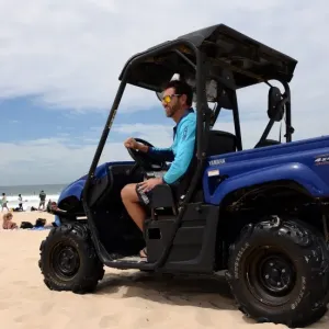Australia-Lifestyle-Beach-Lifeguards-Bondi